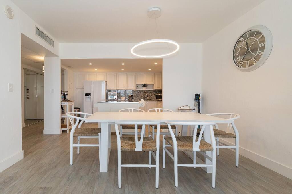 Stunning & Spacious Resort-Style Condo Across From Beach! Miami Beach Extérieur photo