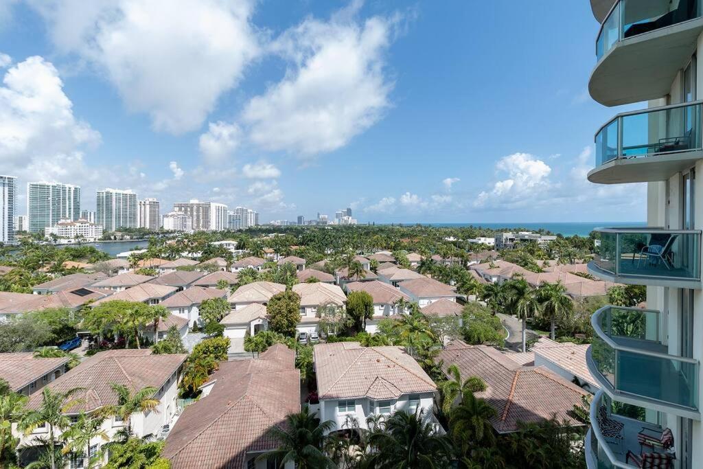 Stunning & Spacious Resort-Style Condo Across From Beach! Miami Beach Extérieur photo