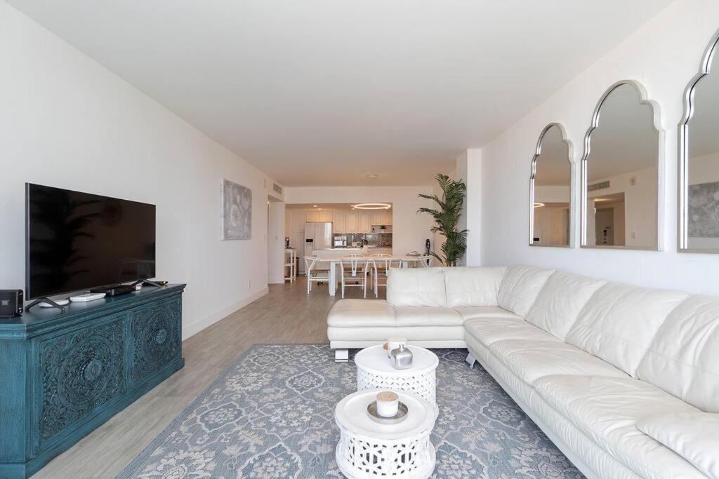 Stunning & Spacious Resort-Style Condo Across From Beach! Miami Beach Extérieur photo