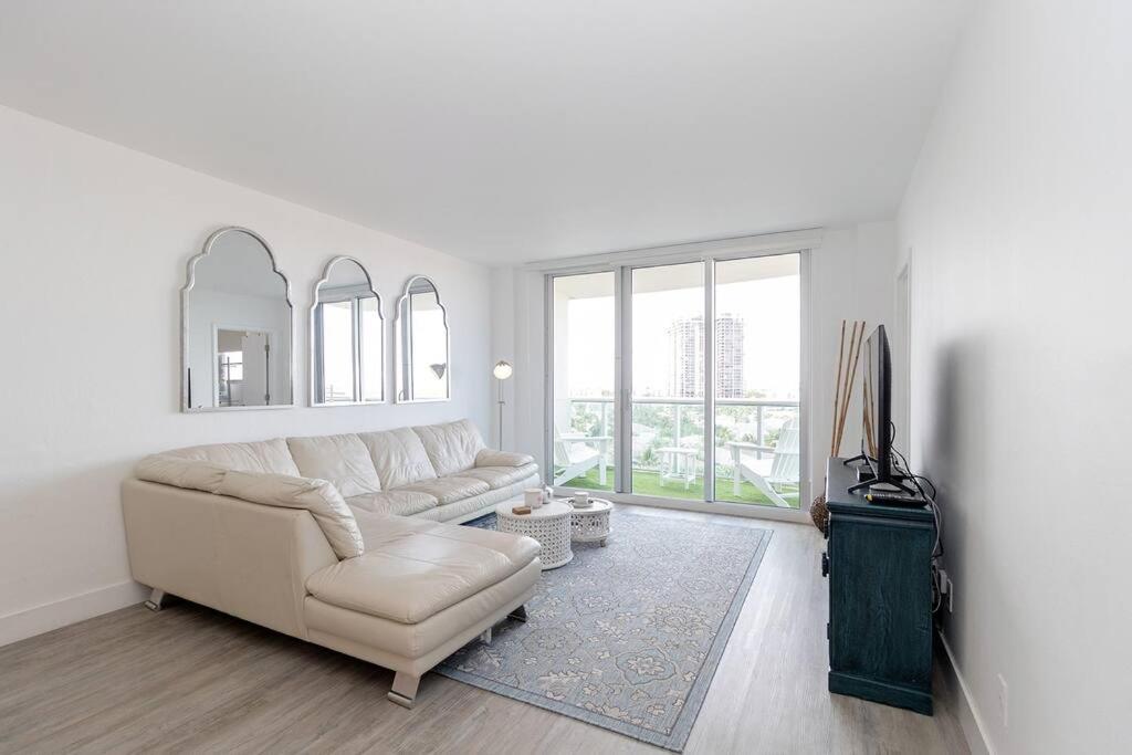 Stunning & Spacious Resort-Style Condo Across From Beach! Miami Beach Extérieur photo