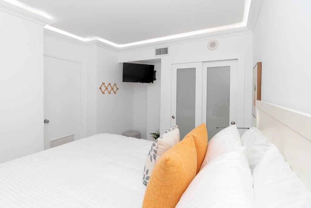 Stunning & Spacious Resort-Style Condo Across From Beach! Miami Beach Extérieur photo
